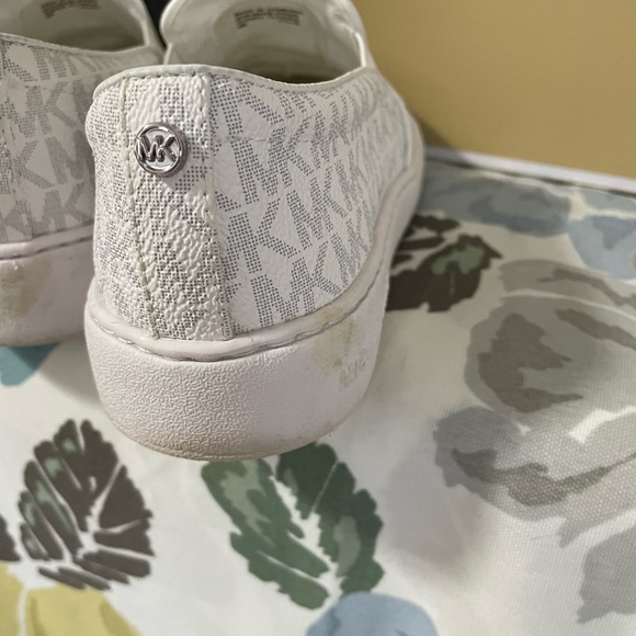 Michael Kors white slip on sneaker with MK logo. Size 6. - Picture 5 of 9